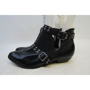 Matisse Womens Sz 8.5 M Black Leather Studded Buckle Ankle Fashion Boots Bootie